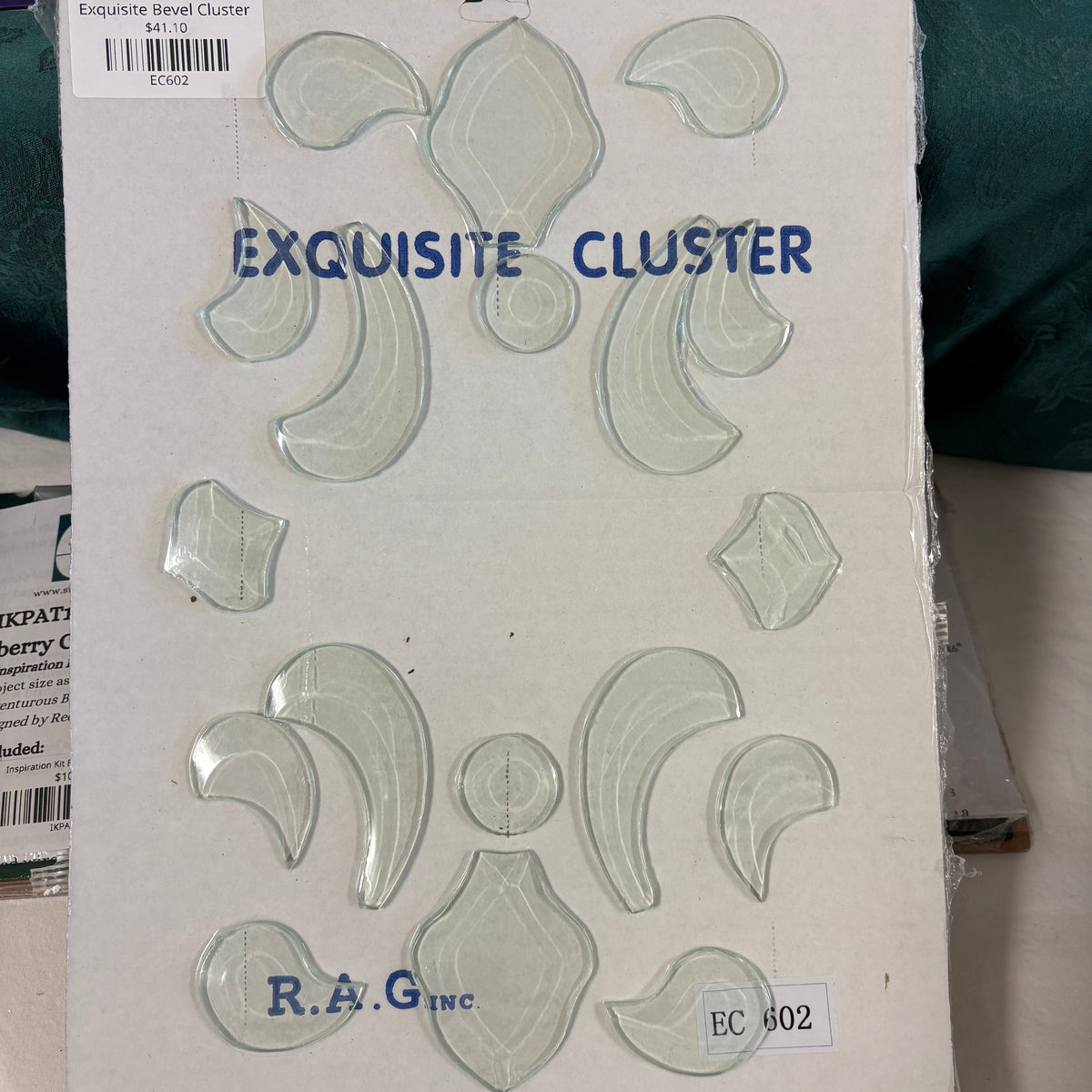 Bevel Cluster Large Ornate Motif
