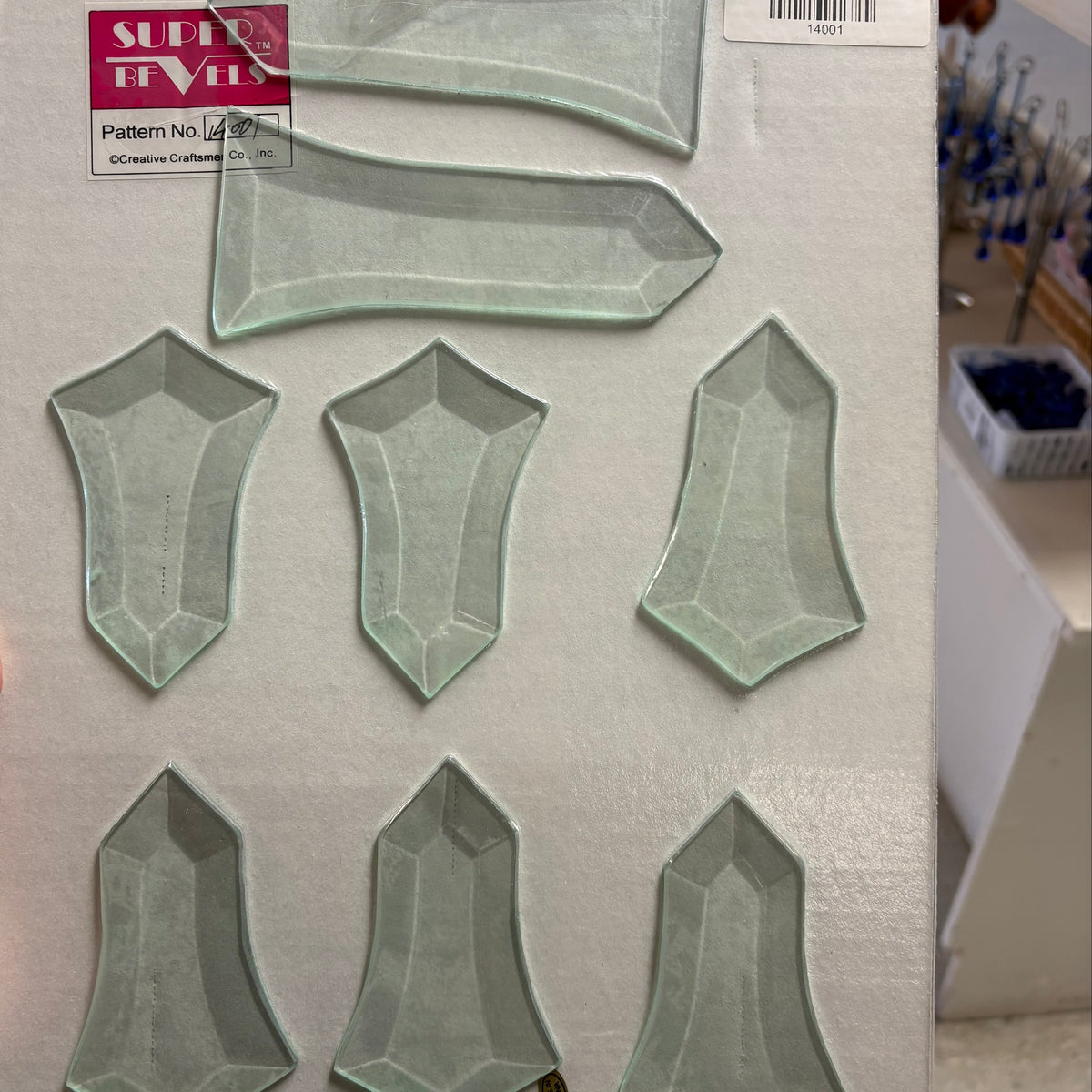 Bevel Cluster Standing Cross 3-D