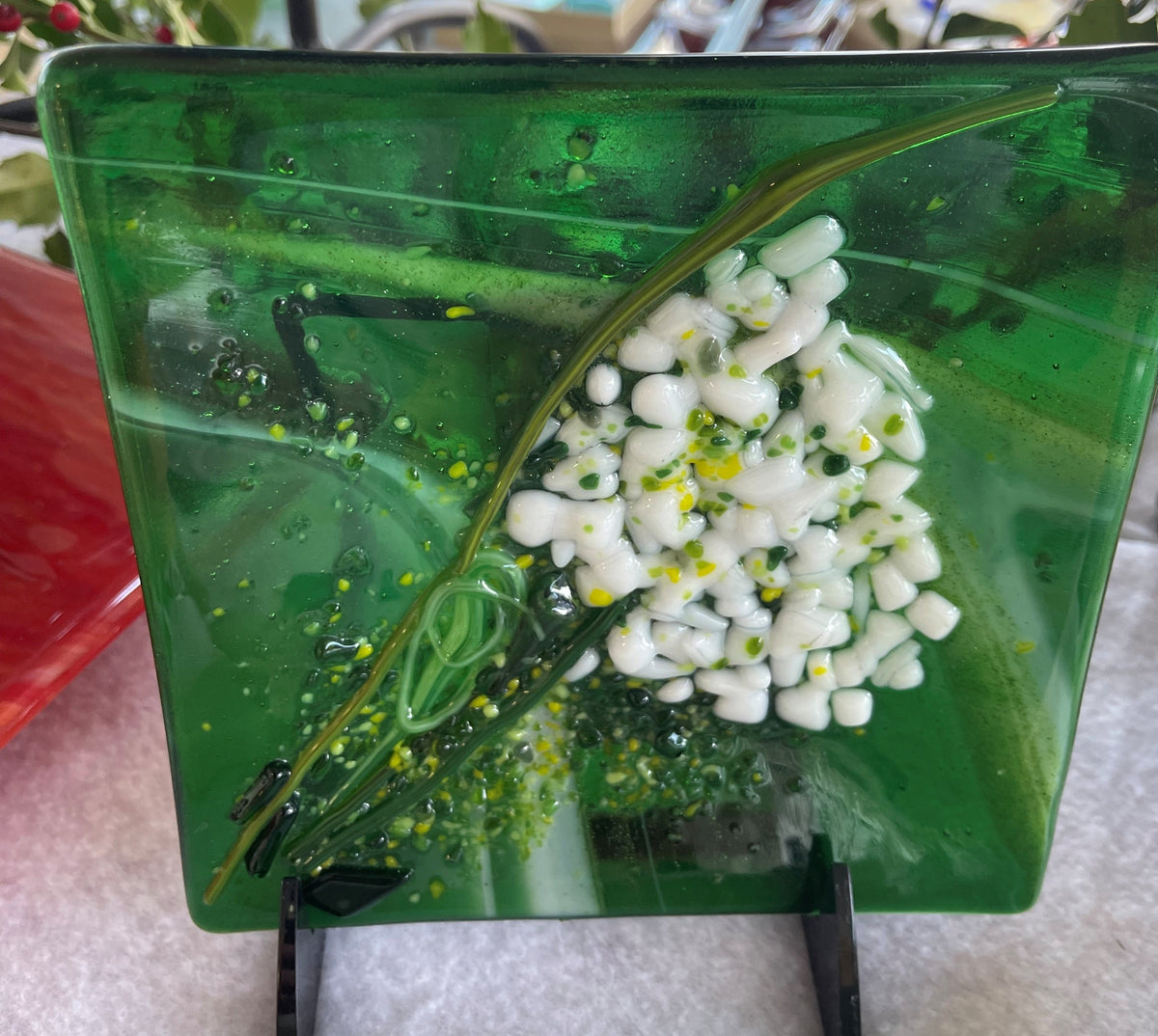 Dish Green White
