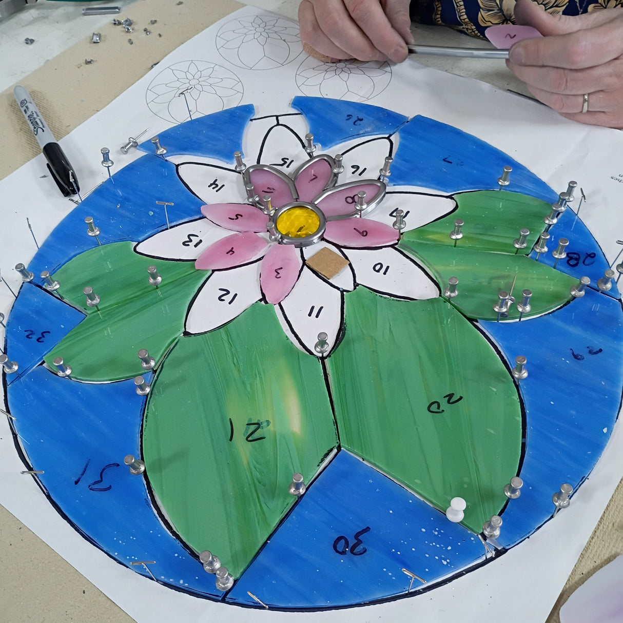 fitting glass for a lead came panel