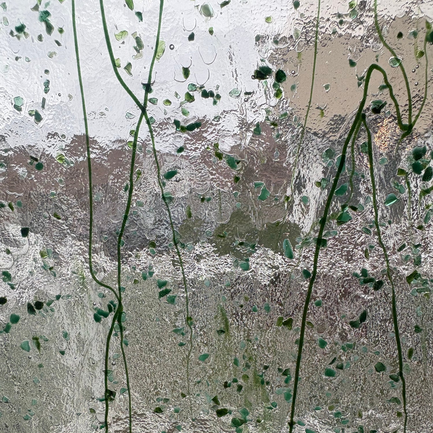 90 COE Clear with Green Frit, Streamers