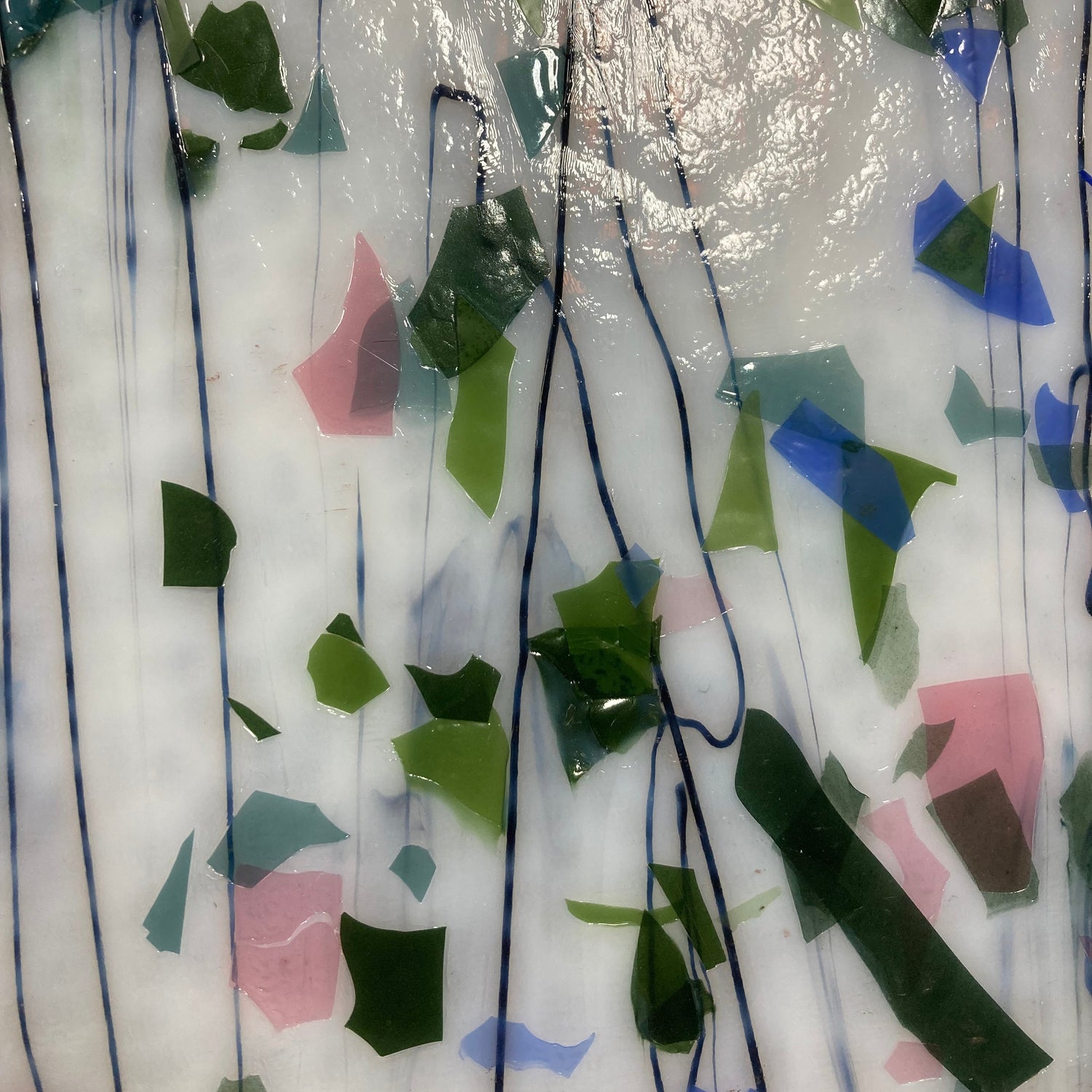 90 COE White w/ Multi Color Fractures, Black Streamers