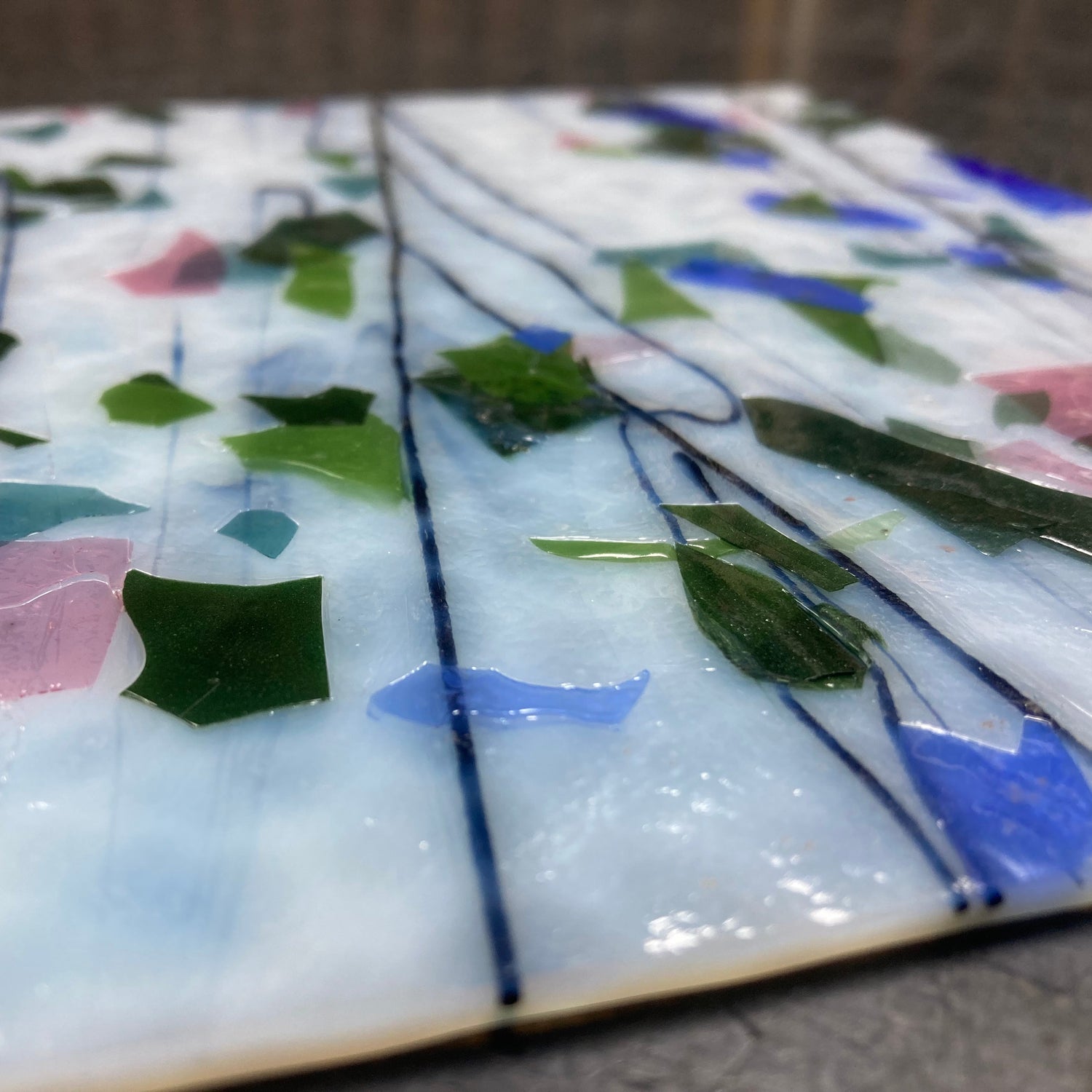 90 COE White w/ Multi Color Fractures, Black Streamers_3