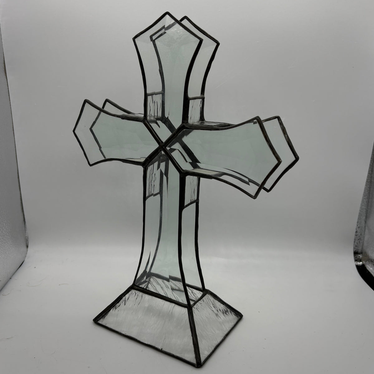 Bevel Cluster Standing Cross 3-D