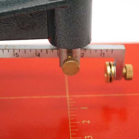 Cutter Lens