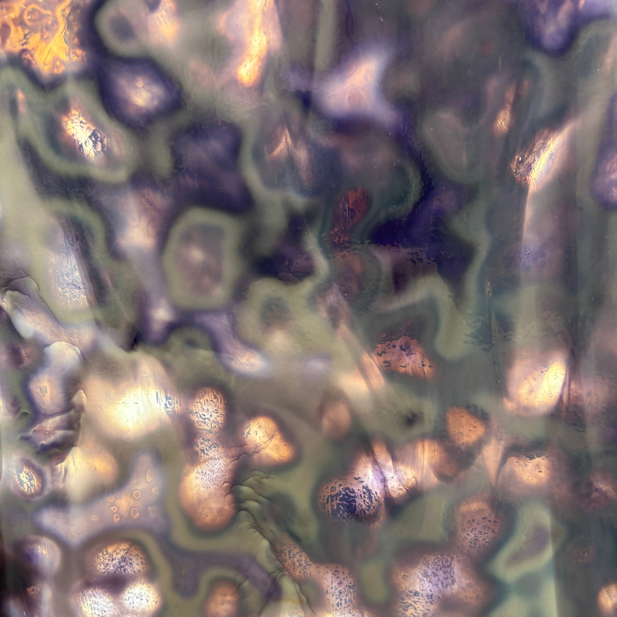 White and Manganese Purple Oceana