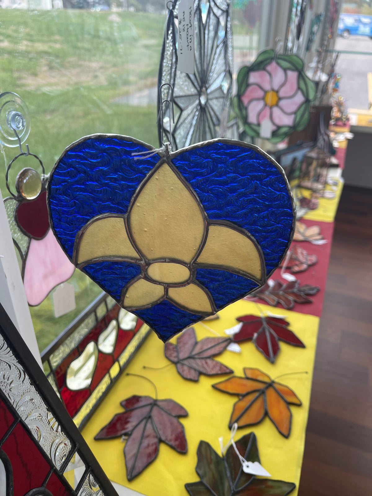 FLEUR DE LIS Heart