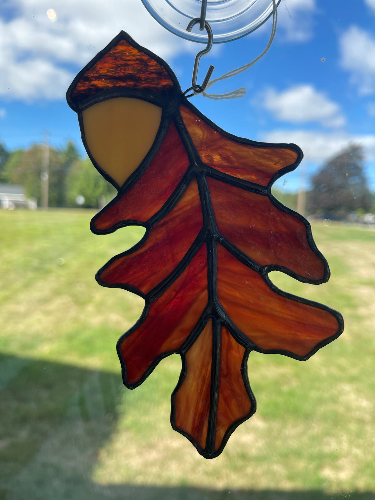 ACORN W/LEAF